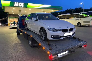 Az autómentési szolgáltatásunk 0-24 órában elérhető a Budapest VII. kerületében, és vállaljuk a lerobbant autók mentését és a baleseti helyzetek kezelését is.

A VII. kerület Budapest belvárosához közel helyezkedik el, és ezért az autóforgalom itt is nagyon intenzív lehet, különösen a Rákóczi úton, az Erzsébet körúton és a Dohány utcán. Ezek a forgalmas utak hajlamosak a dugókra és az autóbalesetekre, így nagyon fontos, hogy az autósok figyelmesek legyenek a közlekedési szabályok betartására és az elővigyázatosságra.

Amennyiben autójával a VII. kerületben meghibásodik vagy balesetet szenved, azonnal hívja az autómentő szolgáltatásunkat, és mi segítünk a helyszínre érkezni, hogy elszállítsuk az autóját az ön számára biztonságos helyre. A furgonmentés és bikázás szolgáltatásunk lehetővé teszi, hogy segítséget nyújtsunk az ön járművének szállításához a lerobbant autók mentése vagy balesetek esetén.

Bízunk benne, hogy sosem lesz szüksége az autómentő szolgáltatásunkra, de ha mégis, akkor hívjon minket bizalommal, és gyors és hatékony segítséget nyújtunk önnek a VII. kerületben.

https://automentes-budapest-7-kerulet.hu/

Mészáros Autómentő Kft.
Tel: 06 20 9188 649.