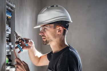 Elektrotechnikai karbantartó munkatársat keresünk Kecskemétre!