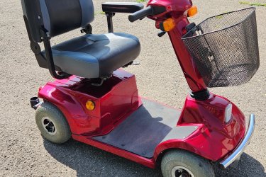 Alig használt .
Teljesen jól működik. 
Akumlátor jó. 
Töltövel eladó. 
Hibája fotózva. 
0620 8028036 
Hívj bizalommal. 