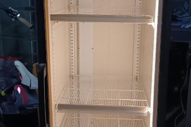 Eladó a képen látható, jó állapotban lévő 60x60x200cm. magas használt italhűtő.

Iá: 160.000Ft.

Érd: 06/20 392-9582

Szállításban tudok segíteni.