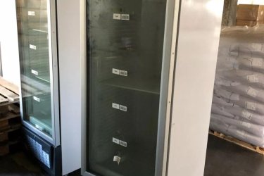 Eladó a képen látható kitünő állapotban lévő Liebherr üvegajtós fagyasztószekrény.

Új ára, 1 097 900Ft.

Több darab is van raktáron.

Iá: 520.000FT

Érd: 06/20 392-9582

Szállításban tudok segíteni.