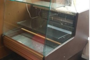 HŰTŐPULT SÜTEMÉNYES VITRIN