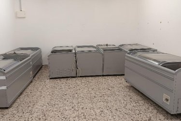 AHT 210 ÜVEGTETŐS MÉLYHŰTŐLÁDA FAGYASZTÓLÁDA