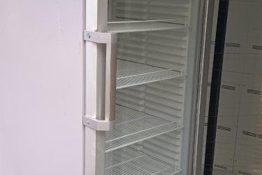 LIEBHERR 4503 ÜVEGAJTÓS HŰTŐVITRIN ITALHŰTŐ