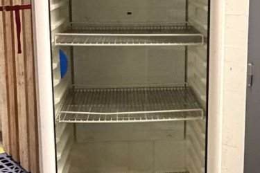 Üvegajtós Italhűtő Hűtővitrin