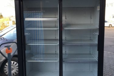 Tolóajtós Hűtővitrin Italhűtő