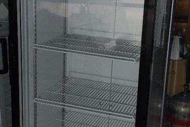 Üvegajtós Italhűtő Sőrhűtő