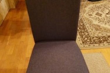 Eladó egy teljesen új Jyskbe vásárolt konyha szék FÉLÁRON. CSAK SZEMÉLYES ÁTVÉTEL LEHETSÉGES!!!