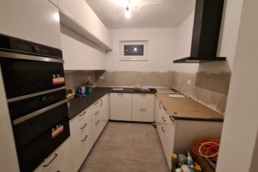 festés Ami csak egy lakásfelújításhoz kell!
 Prémium minőségű festés, mázolás, tapétázás
Munkácsi István vagyok!

Nagyobb szobafestéssel, kapcsolatos projektek mellet szívesen vállalok kisebb munkákat is a legkorszerűbb technológiákkal.
9 év szakmai tapasztalattal rendelkezem. Nálunk az első az ön kényelme éppen ezért , ha szeretné teljes egészében lebonyolítjuk a felújítást! Ön megálmodja, mi megvalósítjuk! Bátran mondja el nekünk kérését, álmait , biztosan tudunk segíteni! Nálunk a precíz pontos és tiszta munkakörnyezet alapvető, nem számít új vagy régi építésű az ingatlan amely felújítandó, itt minden feladat és mindenki egyenlő. Az árak? Nos áraink versenyképesek ugyanis csapatunk fiatalos , aktív dinamikus , ezért egy adott feladatot rövidebb idő alatt teljesítünk.
 Dobja fel élénk színekkel, vagy egy szép tapétával! 
Festés nagyon rövid határidővel!
Pattog a festék az ablakról? 
Nekünk mindegy, hogy új vagy régi, gyönyörűvé varázsoljuk.
Hívjon bátran, ingyenes helyszíni felmérésért,vagy írjon e-mailt 
 06205085638
proo.painter@gmail.com
24 órán belül felvesszük önnel a kapcsolatot.