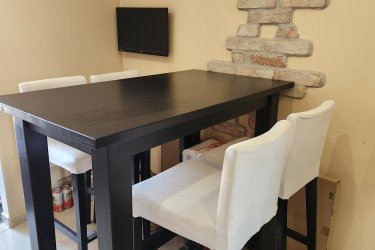 Ikea bárasztal székekkel