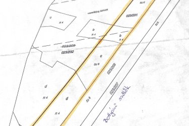 Eladásra kínálok 15000 m2-es MÁ jelű általános mezőgazdasági övezeti telket, Őrbottyán határában Vácrátót felé a Bottyáni szőlőkben, közvetlen az autóbontó mellett a Fő útról van bejárata.

A telek szélessége 30 méter, hossza 500 méter.

A villany kiépítésének befizetése megtörtént .

A természet közelségét is biztosítja, így ideális helyszín lehet egy lakható, gazdasági épület kialakításához, állattartáshoz, növénytermesztéshez.

Az MÁ jelű mezőgazdasági övezet övezeti paraméterei:

1/ beépítési mód szabadon álló,
2/ a beépíthető telek legkisebb területe 10.000 méter
3/ a legnagyobb beépítettség terepszint felett 3%,
4/ a legnagyobb beépítettség terepszint alatt 3%,
5/ a legnagyobb épületmagasság 5,0 méter,
6/ az előkert legkisebb mérete 10 méter,
7/ az oldalkert legkisebb mérete 4 méter,
7/a hátsókert legkisebb mérete 10 méter

A közlekedési lehetőségek nagyon kedvezőek, a város jól megközelíthető autóval, és a közeli tömegközlekedési lehetőségeknek köszönhetően a főváros is könnyen elérhető. A környék infrastruktúrája folyamatosan fejlődik, így a jövőbeni beruházások és a település növekedése biztosítja, hogy a telek értéke csak növekedni fog az elkövetkező években.

Ajánlom Önnek ezt a rendkívüli lehetőséget, Őrbottyán infrastruktúrája állandóan fejlődik.
A település növekedése biztosítja, hogy a telek értéke növekedni fog az elkövetkezendő időben.

A mezőgazdasági telek tehermentes, a földtörvény hatálya alá esik, kifüggesztés köteles! .

Ár: 29. 000. 000.-Ft

További információért és a megtekintéssel kapcsolatban, várom megtisztelő hívását!
Amiben még segíteni tudok:
- ha a vásárláshoz még el kell adnia ingatlanát
- energetikai tanúsítvány készítése 72 órán belül
- ingyenes hitelügyintézés
- jogi háttér
- földhivatali ügyintézés
- értékbecslés, piaci ármeghatározás
- költöztetés, lomtalanítás
- ajánlatok küldése e-mailben országos adatbázisból.

Tel: +36705581160 Gere Géza