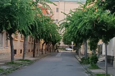 Vác történelmi belvárosának közelében – 138 m²- s nagypolgári stílusú családi ház eladó.