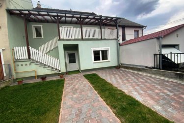 Kiadó családi ház Vác–Deákváron, kiváló lokációban.