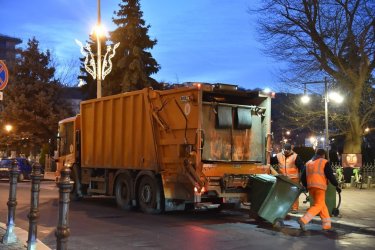 SZEMETES AUTÓ MELLÉ RAKODO ÁLLÁS NÉMETORSZÁGBA!