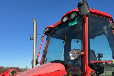 Zárt fülke,
4. szint,
2013. évi US EPA címke,
2300 mm-es többcélú rakodó kanál,
Oldalváltás,
Kihúzható pálca,
540 mm-es markolókanál
Gyártó: JCB
3CX 14M4WA modell
Eszköztípus Kotró-rakodó
Sorozatszám: JCB3CXAPE02271296
CE-jelölés CE-jelöléssel
A fő alkatrészek a helyükön vannak és teljesen működőképesek.
A motor beindult és gond nélkül ment.
A hidraulikus rendszer teljesen működőképes volt.

Vegye fel a kapcsolatot a Whatssappel: +447392604620
https://lyonsindustry.com/product-category/backhoe-loaders/