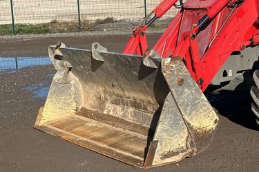 Zárt fülke,
4. szint,
2013. évi US EPA címke,
2300 mm-es többcélú rakodó kanál,
Oldalváltás,
Kihúzható pálca,
540 mm-es markolókanál
Gyártó: JCB
3CX 14M4WA modell
Eszköztípus Kotró-rakodó
Sorozatszám: JCB3CXAPE02271296
CE-jelölés CE-jelöléssel
A fő alkatrészek a helyükön vannak és teljesen működőképesek.
A motor beindult és gond nélkül ment.
A hidraulikus rendszer teljesen működőképes volt.

Vegye fel a kapcsolatot a Whatssappel: +447392604620
https://lyonsindustry.com/product-category/backhoe-loaders/