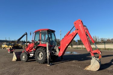 Zárt fülke,
4. szint,
2013. évi US EPA címke,
2300 mm-es többcélú rakodó kanál,
Oldalváltás,
Kihúzható pálca,
540 mm-es markolókanál
Gyártó: JCB
3CX 14M4WA modell
Eszköztípus Kotró-rakodó
Sorozatszám: JCB3CXAPE02271296
CE-jelölés CE-jelöléssel
A fő alkatrészek a helyükön vannak és teljesen működőképesek.
A motor beindult és gond nélkül ment.
A hidraulikus rendszer teljesen működőképes volt.

Vegye fel a kapcsolatot a Whatssappel: +447392604620
https://lyonsindustry.com/product-category/backhoe-loaders/