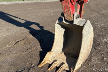 Zárt fülke,
4. szint,
2013. évi US EPA címke,
2300 mm-es többcélú rakodó kanál,
Oldalváltás,
Kihúzható pálca,
540 mm-es markolókanál
Gyártó: JCB
3CX 14M4WA modell
Eszköztípus Kotró-rakodó
Sorozatszám: JCB3CXAPE02271296
CE-jelölés CE-jelöléssel
A fő alkatrészek a helyükön vannak és teljesen működőképesek.
A motor beindult és gond nélkül ment.
A hidraulikus rendszer teljesen működőképes volt.

Vegye fel a kapcsolatot a Whatssappel: +447392604620
https://lyonsindustry.com/product-category/backhoe-loaders/