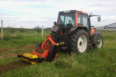 Erdészeti kombinált pásztamaró gyártása.
- talaj előkészítése csemetefa ültetéshez
- tőke kimarása 20-25 cm mélyen, egy lépésben
- teljesítményszükséglet 200 LE
- magyar fejlesztés, garancia 