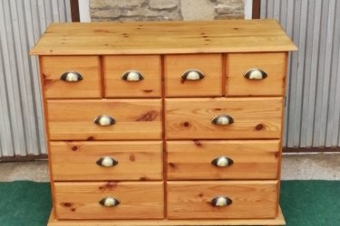 10 fiókos fenyő komód 