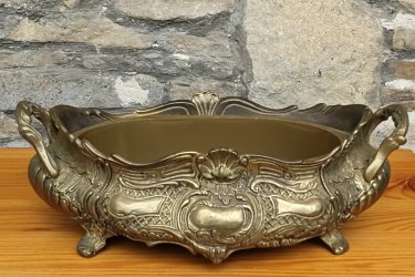 Jó állapotban lévő réz kínálótál eladó.