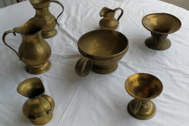 Réz dísztárgyak egyben eladók.