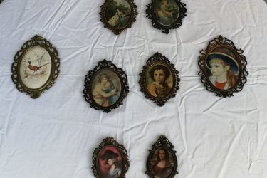 Ovális selyemképek réz keretben