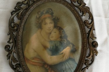 Eladó a képen látható állapotban lévő selyem faliképek ,barokk mintás réz és spiáter keretben .