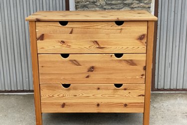 Fenyő 3 fiókos komód (sublót)