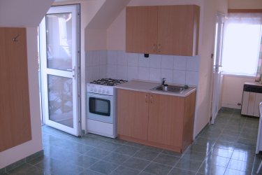 Kecskeméten kiadó 22 m2 es tetőtér a Petőfivárosban!