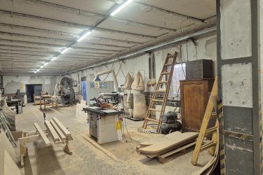 Önállóan dolgozni tudó asztalosokat keresünk Karancskeszi(Nógrád megye)műhelyünkbe!
Bérezés megegyezés szerint.
Érdeklődni Bús Mártonnál.Tel.:06307483172
                         Email:marton@martonbus.com