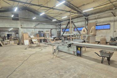 Önállóan dolgozni tudó asztalosokat keresünk Karancskeszi(Nógrád megye)műhelyünkbe!
Bérezés megegyezés szerint.
Érdeklődni Bús Mártonnál.Tel.:06307483172
                         Email:marton@martonbus.com