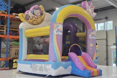 Eladó Édes Álom Mini Csúszdás Ugráló

Gyártási év: 2025.06.
Mérete: 3,4m x 3,3m x 3,1m
Állapota: új

Ára: 579.000 Ft+ÁFA

Tartozékok: Befúvó motor, rögzítő vascövekek, alátétfólia, műszaki vizsga, javító készlet