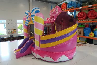 Eladó Mini Candy Csúszdás Ugráló

Gyártási év: 2025.05.
Mérete: 3,3m x 3,4m x 3m
Állapota: Új

Ára: 579.000 Ft+ÁFA

Tartozékok: Befúvó motor, rögzítő vascövekek, alátétfólia, műszaki vizsga, javító készlet