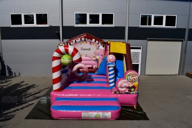 Eladó Candy Csúszdás Ugráló (Légvár)&#13;&#10;&#13;&#10;Gyártási év: 2024.02.&#13;&#10;&#13;&#10;Mérete: 4,1m x 4,9m x 3,3m&#13;&#10;&#13;&#10;Állapota: kitűnő állapotban&#13;&#10;&#13;&#10;Ára: 799.000 Ft+ÁFA&#13;&#10;&#13;&#10;Tartozékok: befúvó motor, rögzítő vascövekek, műszaki vizsga, (érvényessége: 2027.02.15.), javító készlet&#13;&#10;&#13;&#10;Átvételi időpont: 2025.10.12-től