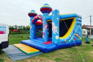 Eladó Ufós Csúszdás Ugráló