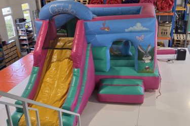 Eladó Castello Csúszdás Ugráló