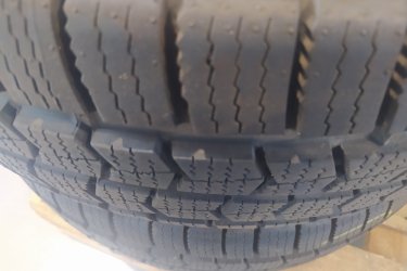 Nexen 235/65R16C téligumi