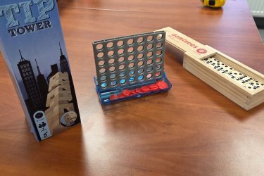 Eladó Jenga, Amőba, Dominó