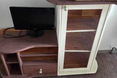 Eladó Vitrines Szekrény