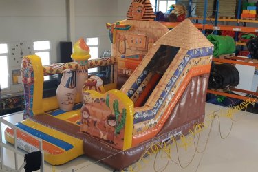 Bérelhető Fáraó Csúszdás Ugráló