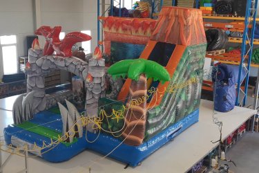 Bérelhető Dínó Csúszdás Ugráló