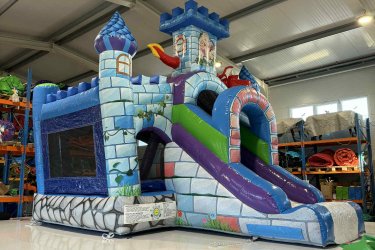 Eladó Mesevár Csúszdás Ugráló