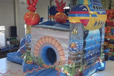 Eladó Tengeralattjáró Csúszdás Ugráló