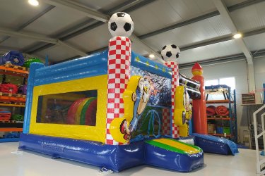 Eladó Nagy Foci Csúszdás Ugráló