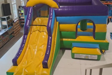 Eladó Szivárvány Csúszdás Ugráló