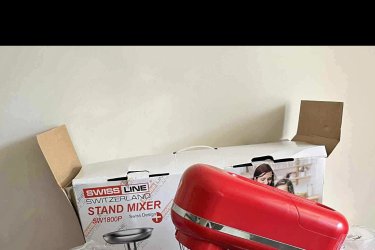 Eladó 1 éve vásárolt új Konyhai robotgép 3, 1 Ben több funkciós új turmix húsdaráló dagasztógép 1800 wattos 6 literes tál Garancia nincs Ár fix 55000  de alkuképes előre utalással szállítás köldségel vagy személyesen átvehető 