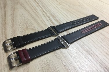 Egyedi és elegáns megjelenést kölcsönző színes, cserélhető bőr szíjak minden Apple Watch szériához.

Légy változatos, légy egyedi!

Öltöztessen Téged is a mindennapi viseletedhez, hogy ne csak az életben, de az öltözködésedben is meglegyen a harmónia.

A kényelmes óraszíjak bőr betéttel és fém csattal lettek ellátva, ezzel is mutatósabbak és elegánsabb hatást váltanak ki viselőjükből.

Színek: fekete bőr + fekete bőr betét vagy fekete bőr + burgundi bőr betét.

A cserélhető bőr pótszíj főbb tulajdonságai:
-Minden Apple Watch szériához megfelelő
-Gyorsan és egyszerűen kicserélhető otthon is
-Strapabíró, rugalmas és tartós kialakítás a bőr anyagnak köszönhetően
-Két bújtatóval rendelkezik, így kényelmesen használható

Minden Apple Watch szériával kompatibilis. Két szíj méret létezik. A kisebb (38 mm, 40 mm és 41 mm-es), és a nagyobb (42 mm, 44 mm, 45 mm és 49 mm-es). Az Apple Watch órád aljáról leolvashatod, hogy Neked milyen méretű szíjra van szükséged.

A kisebb szíj (38 mm, 40 mm és 41 mm) rövid mérete: 96 mm, hosszú mérete: 125 mm.
A nagyobb szíj (42 mm, 44 mm, 45 mm és 49 mm) rövid mérete: 98 mm, hosszú mérete: 133 mm.

Ajándékdobozzal is megvásárolható, így egy igazán szép és elegáns meglepetés lehet szinte bármilyen alkalomra. Az ajándékdoboz fekete színű és +500 Ft az ára.

Egy szíj ára: 2990 Ft
Ajándékdobozzal: +500 Ft

2 megvétele esetén 1 ezer Ft kedvezményt adok a végső árból!

Erről a szíjról bővebben:
https://happywatch.hu/termek/elegans-bor-apple-watch-szij/