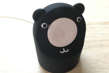 Eladó Apple Watch okosórázoz macis formájú szilikon asztali tartó.
Színek: fehér, fekete, szürke
Alap átmérő: 5,2 cm
Magasság: 6,5 cm

Ára: 2490 Ft

Külön kapható hozzá belevaló Apple Watch vezeték nélküli töltő is USB csatlakozó véggel. Ennek színe: fehér. Kábel hossza: 1 méter.
Ennek ára: 1990 Ft

Hirdetéseim között további Apple Watch termékek is találhatóak.

Előre utalást követően Foxposttal vagy postával is tudom küldeni.

További Apple Watch kiegészítők:
https://happywatch.hu/termekcimke/apple-watch/