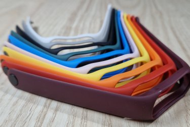 Színek: fehér, fekete, szürke, citrom, narancs, piros, burgundi, barack, levendula, zöld, khaki, sötétkék, világoskék.

Kompatibilis okoskarkötő: Xiaomi Mi Band 5, Xiaomi Mi Band 6

Egy szíj ára: 790 Ft (fekete szíj ára: 890 Ft)

Előre utalást követően Foxposttal vagy postával is tudom küldeni.

Erről a szíjról bővebben:
https://happywatch.hu/termek/xiaomi-mi-band-5-es-mi-band-6-okoskarkoto-potszij/